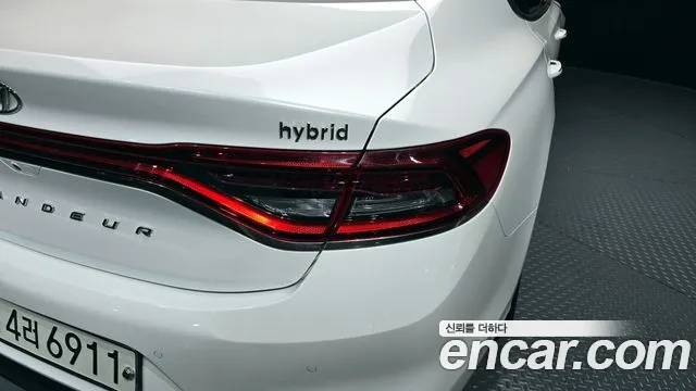 2018 Hyundai Grandeur IG Hybrid Exclusive Sold VIN KMHF2413BJA022572 – photo 17