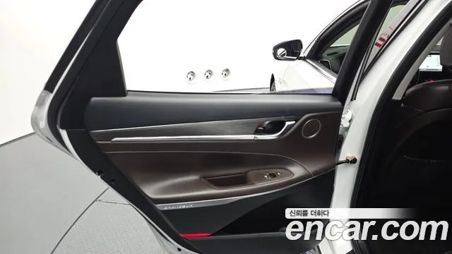 2019 Hyundai Grandeur IG Hybrid Exclusive Sold VIN KMHF2413BKA027299 – rear exterior