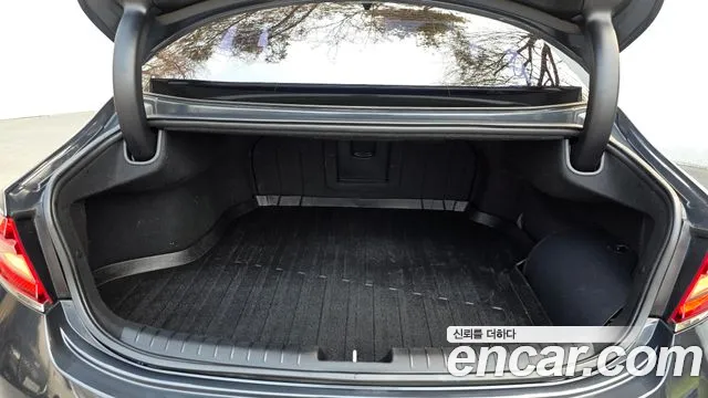 2019 Hyundai Grandeur IG Hybrid Exclusive Sold VIN KMHF2413BKA028149 – photo 13