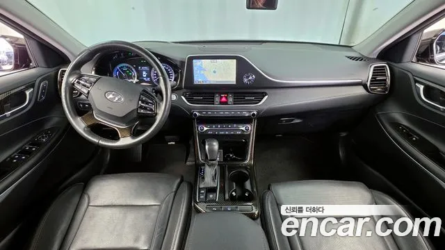2019 Hyundai Grandeur IG Hybrid Exclusive Sold VIN KMHF2413BKA029405 – trunk area 2019 Hyundai Grandeur IG Hybrid Exclusive Sold VIN KMHF2413BKA029405 – trunk area