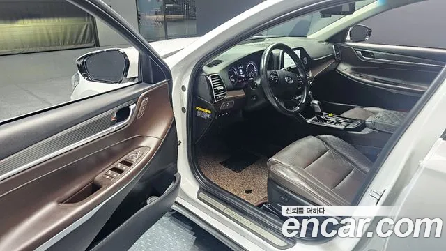 2019 Hyundai Grandeur IG Hybrid Exclusive Sold VIN KMHF2413BKA029644 – engine bay