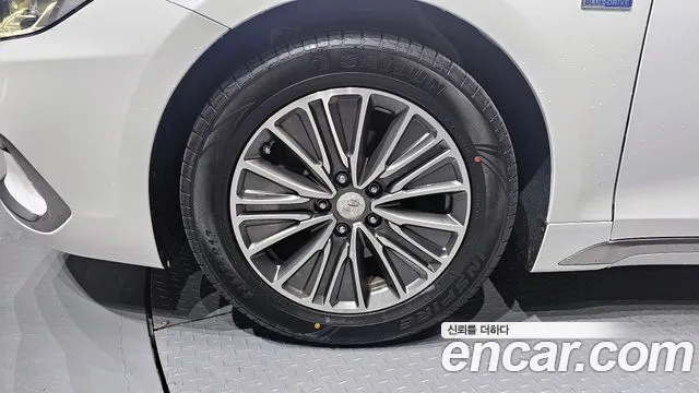 2019 Hyundai Grandeur IG Hybrid Exclusive Sold VIN KMHF2413BKA029644 – photo 19