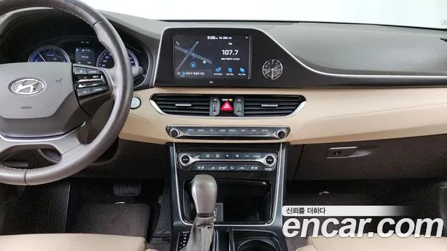 2019 Hyundai Grandeur IG Hybrid Exclusive Sold VIN KMHF2413BKA030537 – trunk area