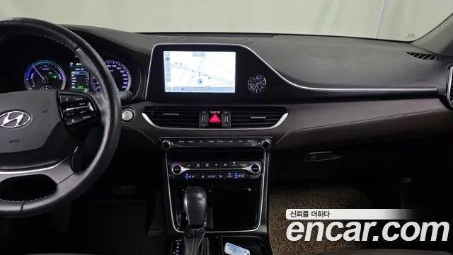 2019 Hyundai Grandeur IG Hybrid Exclusive Sold VIN KMHF2413BKA032006 – dashboard