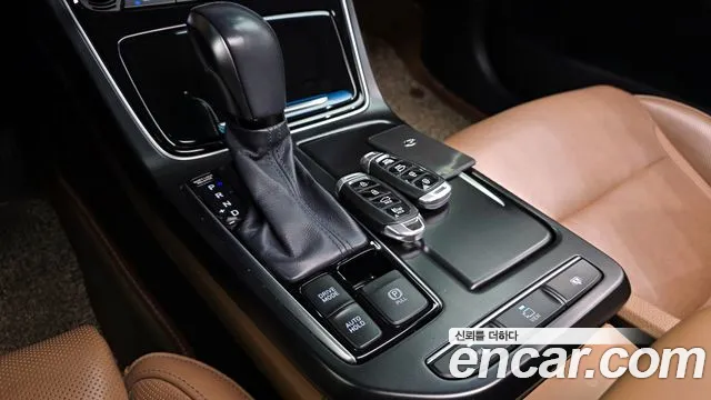 2019 Hyundai Grandeur IG Hybrid Exclusive Sold VIN KMHF2413BKA033378 – interior seats 2019 Hyundai Grandeur IG Hybrid Exclusive Sold VIN KMHF2413BKA033378 – interior seats