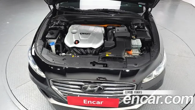2019 Hyundai Grandeur IG Hybrid Exclusive Sold VIN KMHF2413BKA039252 – rear exterior