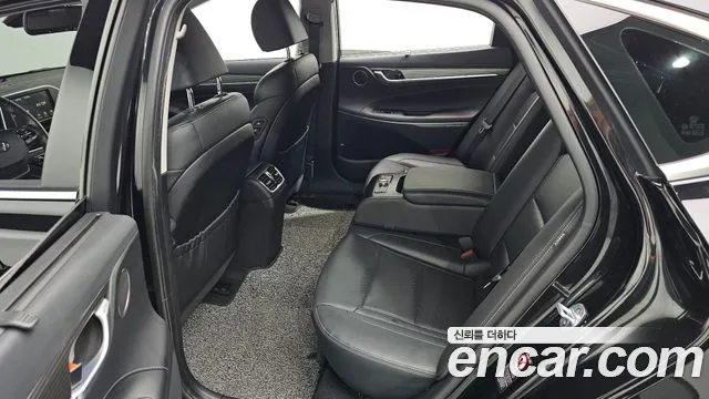 2019 Hyundai Grandeur IG Hybrid Exclusive Sold VIN KMHF2413BKA051198 – trunk area