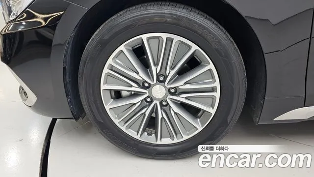 2019 Hyundai Grandeur IG Hybrid Exclusive Sold VIN KMHF2413BKA051472 – side profile