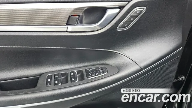 2017 Hyundai Grandeur IG 3.0 Exclusive Sold VIN KMHF241EBHA026817 – trunk area