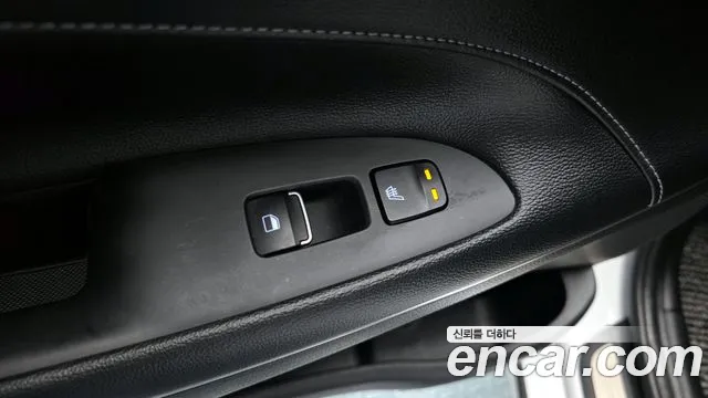 2017 Hyundai Grandeur IG 3.0 Exclusive Sold VIN KMHF241EBHA040940 – trunk area 2017 Hyundai Grandeur IG 3.0 Exclusive Sold VIN KMHF241EBHA040940 – trunk area