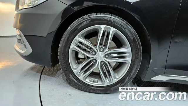 2018 Hyundai Grandeur IG 3.0 Exclusive Sold VIN KMHF241EBJA054881 – undercarriage