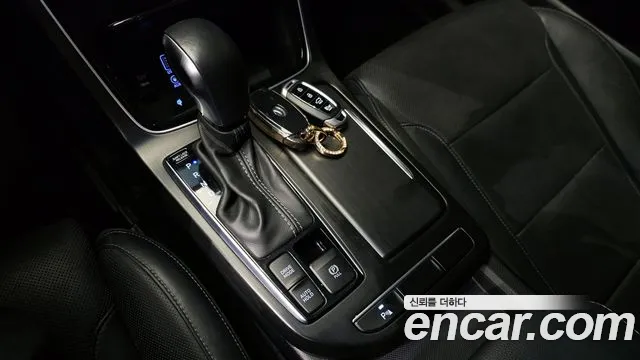 2018 Hyundai Grandeur IG 3.0 Exclusive Sold VIN KMHF241EBJA065772 – side profile