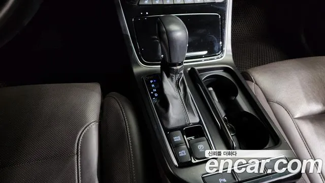 2018 Hyundai Grandeur IG 3.0 Exclusive Sold VIN KMHF241EBJA068546 – trunk area