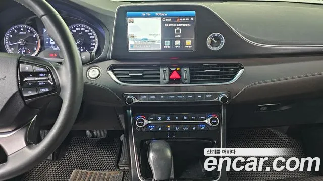 2018 Hyundai Grandeur IG 3.0 Exclusive Sold VIN KMHF241EBJA078534 – interior seats