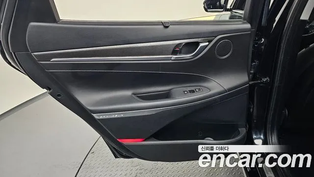 2018 Hyundai Grandeur IG 3.0 Exclusive Sold VIN KMHF241EBJA089887 – trunk area