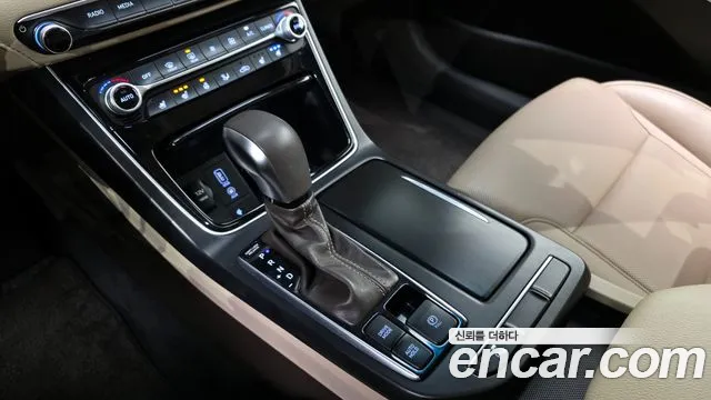 2018 Hyundai Grandeur IG 3.0 Exclusive Sold VIN KMHF241EBJA102274 – interior seats 2018 Hyundai Grandeur IG 3.0 Exclusive Sold VIN KMHF241EBJA102274 – interior seats