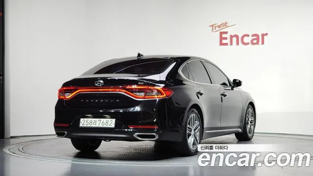 2019 Hyundai Grandeur Ig 3.0 Exclusive Sold VIN KMHF241EBKA200150 – front exterior 2019 Hyundai Grandeur Ig 3.0 Exclusive Sold VIN KMHF241EBKA200150 – front exterior