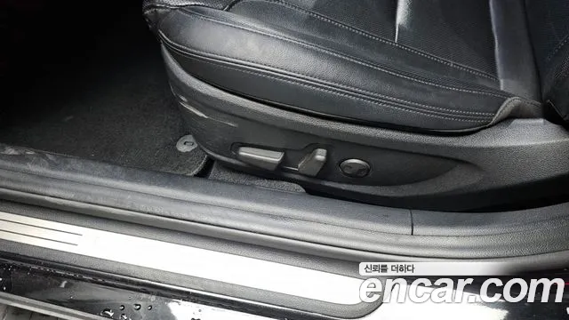2019 Hyundai Grandeur IG 3.0 LPi Modern Basic (Rental Car) Sold VIN KMHF241NBKA234677 – interior seats 2019 Hyundai Grandeur IG 3.0 LPi Modern Basic (Rental Car) Sold VIN KMHF241NBKA234677 – interior seats