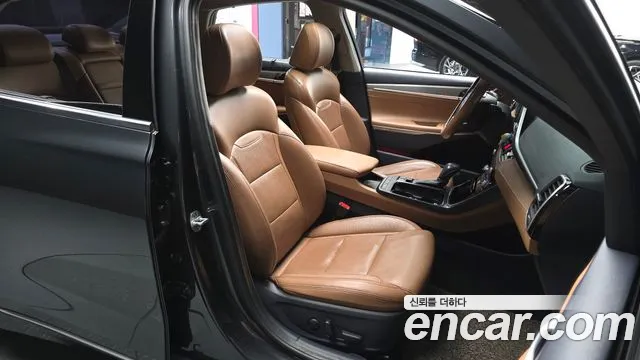2017 Hyundai Grandeur IG 3.0 Exclusive Sold VIN KMHF341EBHA038462 – trunk area 2017 Hyundai Grandeur IG 3.0 Exclusive Sold VIN KMHF341EBHA038462 – trunk area