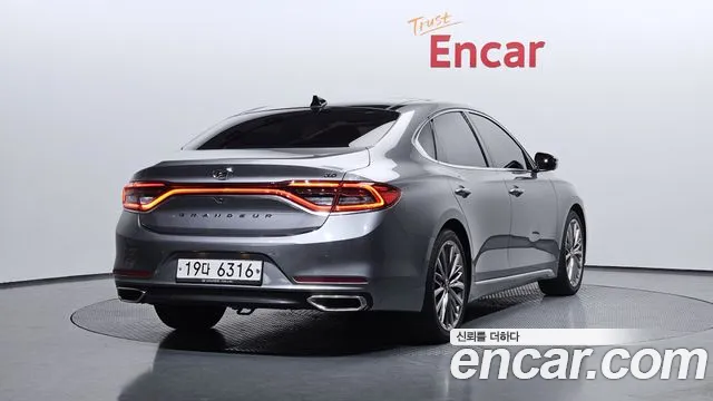 2018 Hyundai Grandeur IG 3.0 Exclusive Sold VIN KMHF341EBJA046619 – rear exterior