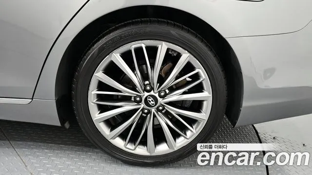 2018 Hyundai Grandeur IG 3.0 Exclusive Sold VIN KMHF341EBJA046619 – undercarriage