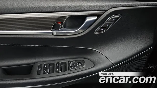 2018 Hyundai Grandeur IG 3.0 Exclusive Sold VIN KMHF341EBJA076555 – interior seats