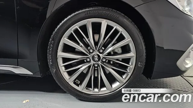 2018 Hyundai Grandeur IG 3.0 Exclusive Sold VIN KMHF341EBJA076555 – engine bay