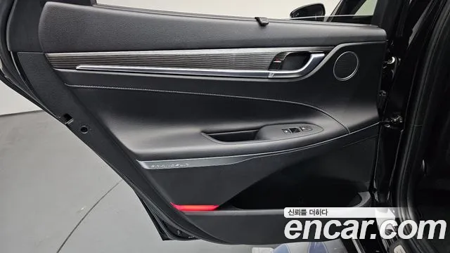 2018 Hyundai Grandeur IG 3.0 Exclusive Sold VIN KMHF341EBJA076555 – exterior detail