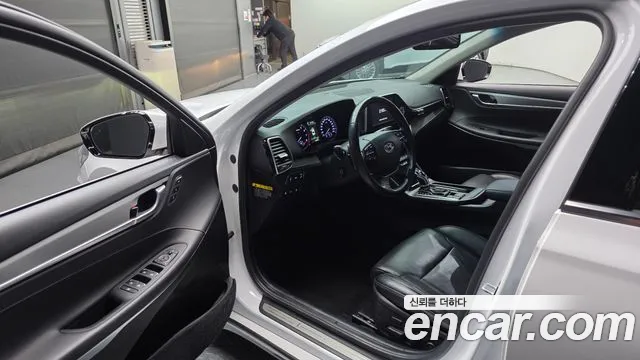 2018 Hyundai Grandeur IG 3.0 Exclusive Sold VIN KMHF341EBJA158747 – undercarriage