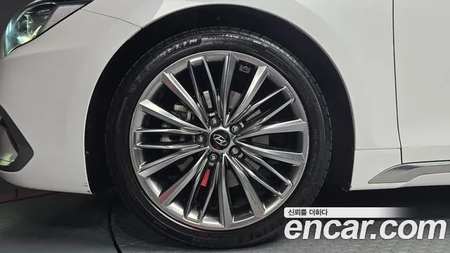 2019 Hyundai Grandeur IG 3.0 Exclusive Sold VIN KMHF341EBKA248047 – exterior detail