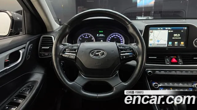 2018 Hyundai Grandeur Ig 3.3 Celebrity Sold VIN KMHF341GBJA067953 – front exterior