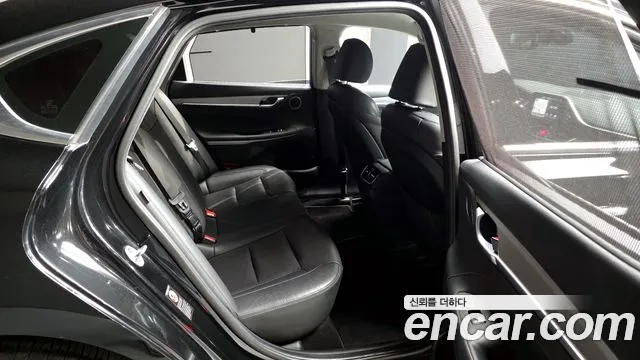 2018 Hyundai Grandeur Ig 3.3 Celebrity Sold VIN KMHF341GBJA130470 – front exterior
