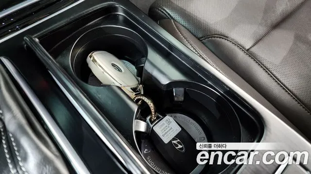 2017 Hyundai Grandeur IG 3.0 LPi Dsabled Person Sold VIN KMHF341NBHA015147 – exterior detail