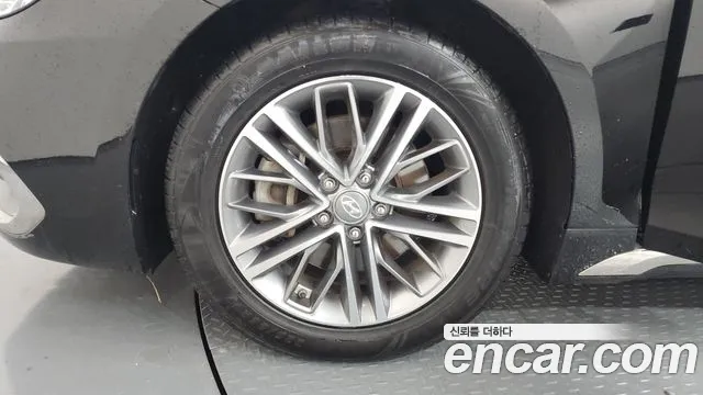2018 Hyundai Grandeur IG 3.0 LPI Taxi Sold VIN KMHF341NBJA092685 – exterior detail