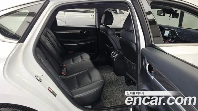 2019 Hyundai Grandeur IG 3.0 LPi Dsabled Person Sold VIN KMHF341NBKA191308 – rear exterior