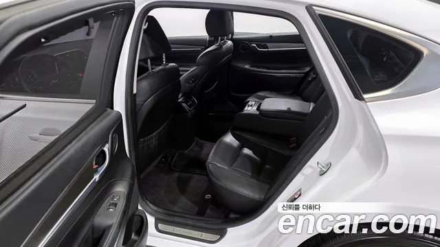 2017 Hyundai Grandeur IG 2.4 Premium Sold VIN KMHF441CBHA001957 – side profile