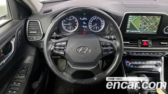 2017 Hyundai Grandeur IG 2.4 Premium Sold VIN KMHF441CBHA001957 – exterior detail