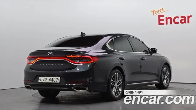 2017 Hyundai Grandeur Ig 2.4 Premium Sold VIN KMHF441CBHA020307 – front exterior
