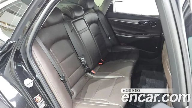 2017 Hyundai Grandeur IG 2.4 Premium Sold VIN KMHF441CBHA033424 – interior seats