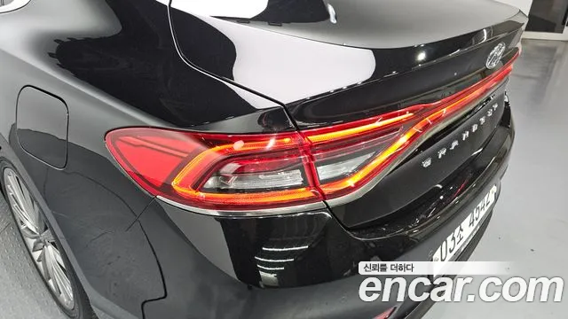 2017 Hyundai Grandeur IG 2.4 Premium Sold VIN KMHF441CBHA033424 – photo 17