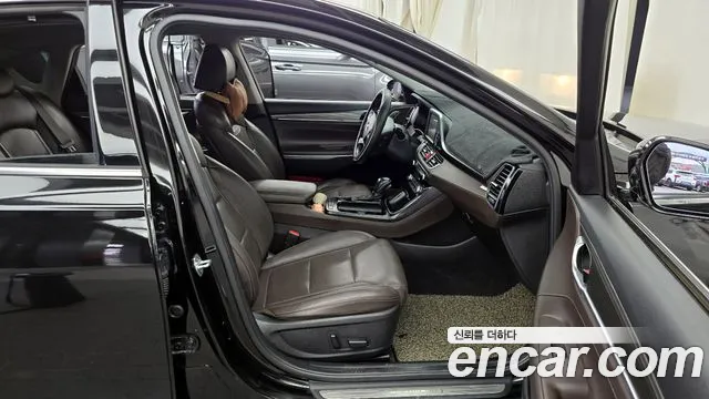 2018 Hyundai Grandeur IG 2.4 Premium Sold VIN KMHF441CBJA087680 – photo 17 2018 Hyundai Grandeur IG 2.4 Premium Sold VIN KMHF441CBJA087680 – photo 17