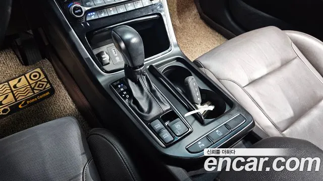 2018 Hyundai Grandeur IG 2.4 Premium Sold VIN KMHF441CBJA102705 – trunk area