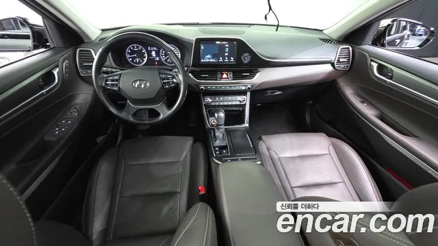 2018 Hyundai Grandeur Ig 2.4 Premium Sold VIN KMHF441CBJA152665 – front exterior