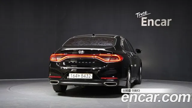 2018 Hyundai Grandeur Ig 2.4 Premium Sold VIN KMHF441CBJA155415 – front exterior