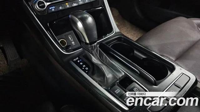 2019 Hyundai Grandeur IG 2.4 Premium Sold VIN KMHF441CBKA201092 – trunk area