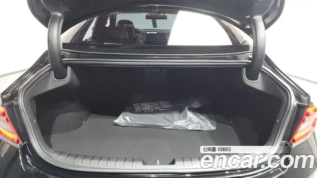 2019 Hyundai Grandeur IG 2.4 Premium Sold VIN KMHF441CBKA208348 – photo 17 2019 Hyundai Grandeur IG 2.4 Premium Sold VIN KMHF441CBKA208348 – photo 17