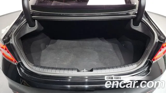 2019 Hyundai Grandeur IG 2.4 Exclusive Sold VIN KMHF441CBKA219527 – exterior detail