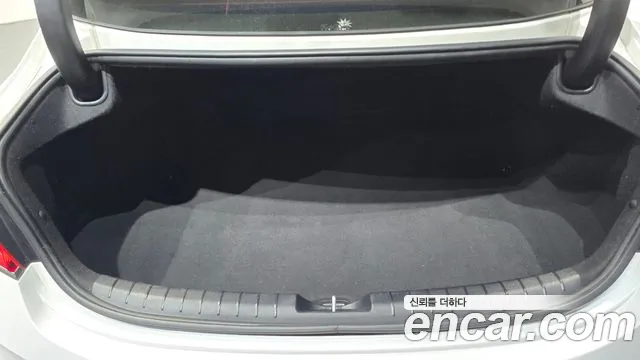 2019 Hyundai Grandeur IG 2.4 Exclusive Sold VIN KMHF441CBKA245028 – photo 19