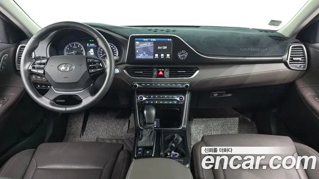 2019 Hyundai Grandeur IG 2.4 Exclusive Sold VIN KMHF441CBKA271935 – engine bay