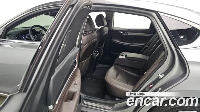 2018 Hyundai Grandeur Ig 2.2 Diesel Premium Sold VIN KMHF441RBJA109882 – front exterior